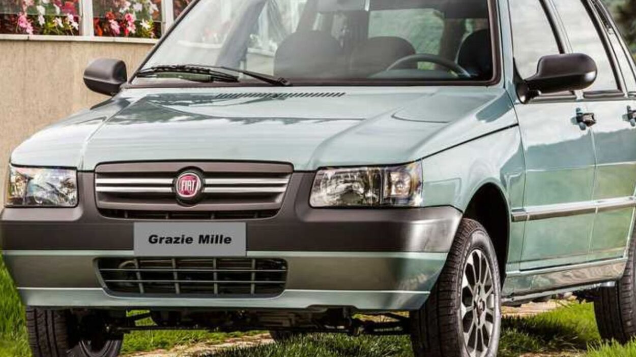 Fiat Uno Mille 2013: o último dos legendários 'Unos quadrados', conhecido por sua robustez e design característico