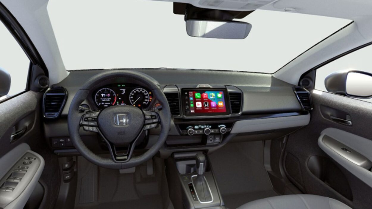 Honda City Hatchback 2023 com motor 1.5 de 126 cavalos e consumo de 20 km/l em rodovia